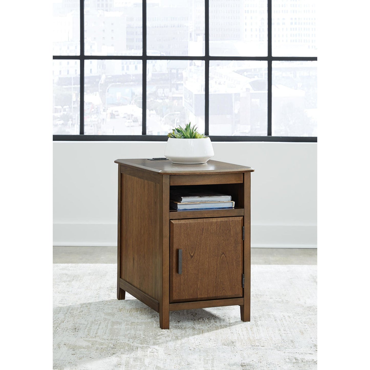 Devonsted Chairside Table - Brown