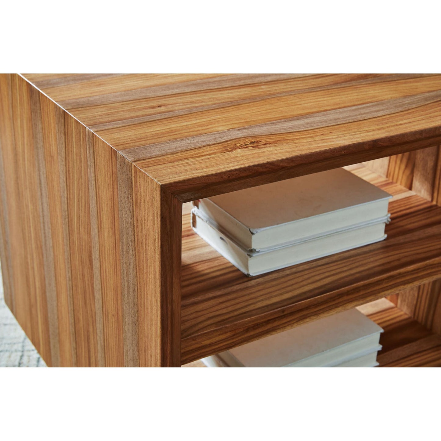 Dressonni End Table - Brown