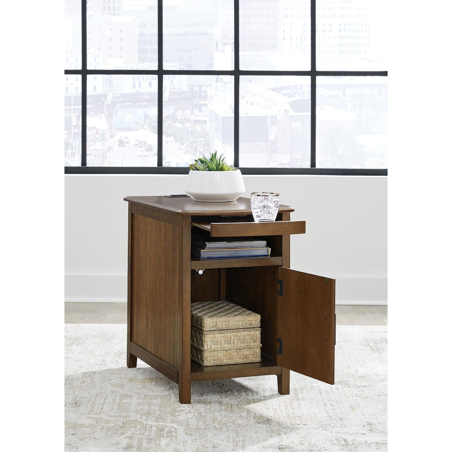 Devonsted Chairside Table - Brown